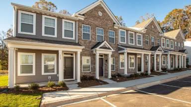 Main picture of Poplar Pointe