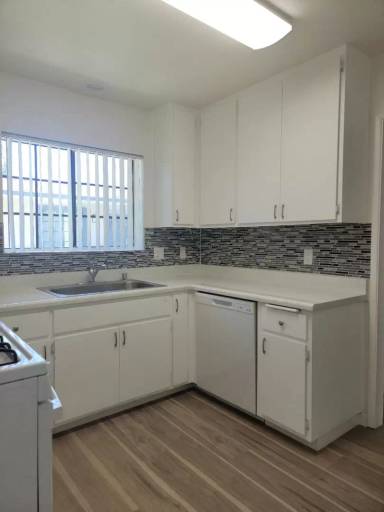 Main picture of 1217 N Broadway