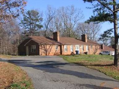 Main picture of 209 Oak Hill Dr