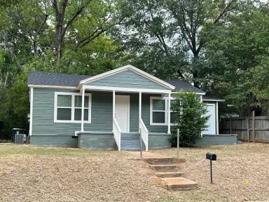 Main picture of 716 E Camp St