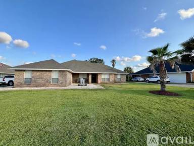 Main picture of 445 Collinwood Loop