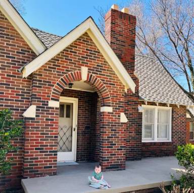 Main picture of 2206 S Lipscomb St