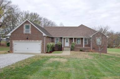 Main picture of 45 Angela Ln