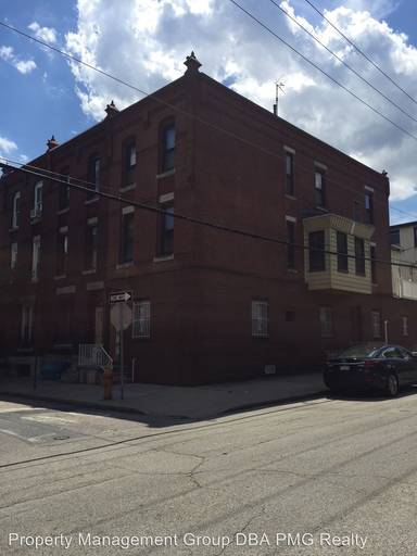 Main picture of 830 N Woodstock St