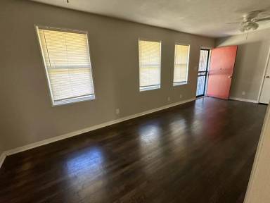 Main picture of 4931 Kimball Ave
