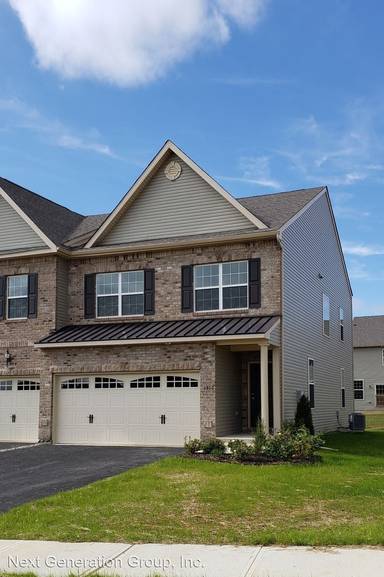 Main picture of 1362 Caspian St