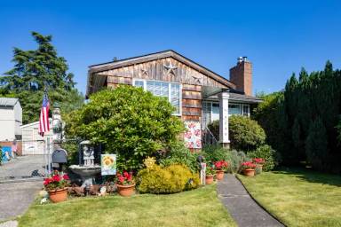 Main picture of 5046 48th Ave SW