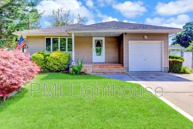 Main picture of 161 Smithtown Polk Blvd