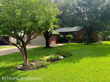 Main picture of 208 Stuttgart Cir