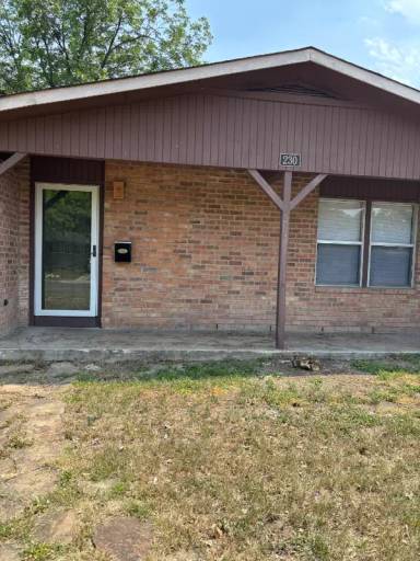 Main picture of 230 Schmeltzer Ln