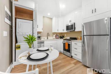 Main picture of 1106 N Beachwood Dr