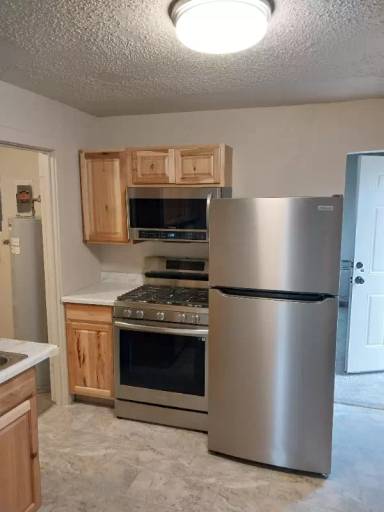 Main picture of 2419 S Lincoln Dr