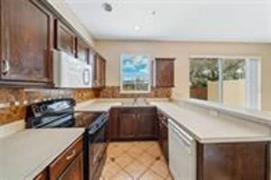 Main picture of 9434 Silver Buttonwood St