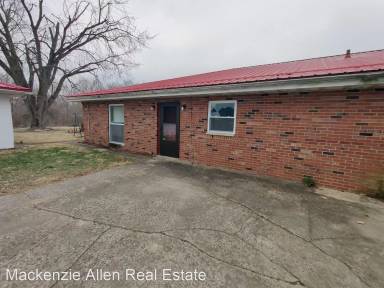 Main picture of 404 N County Line Rd