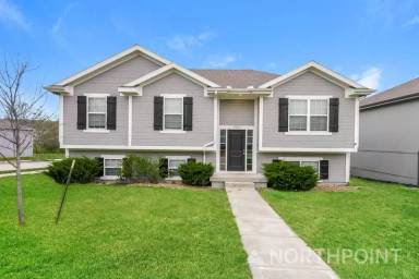 Main picture of 200 Ramblewood Dr