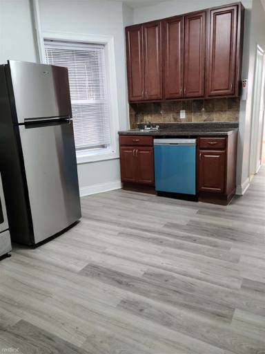 Main picture of 330 50th St Apartments