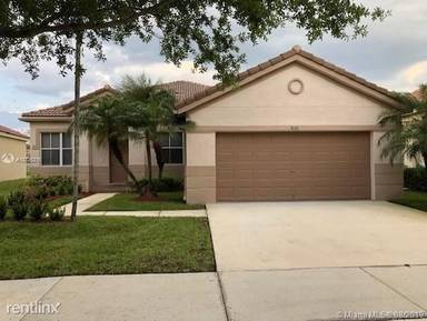 Main picture of 820 Tulip Cir