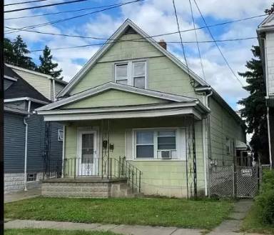 Main picture of 125 Weaver St