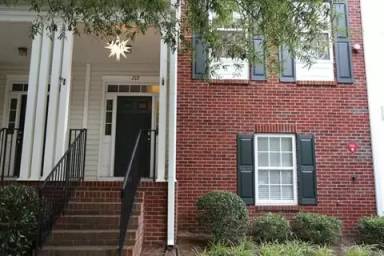 Main picture of 204 Village Square Dr