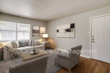 Main picture of 3417 S University Dr