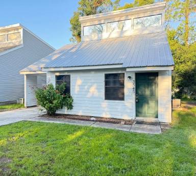 Main picture of 3545 Raintree Way