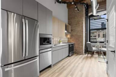 Main picture of 155 W Ohio St