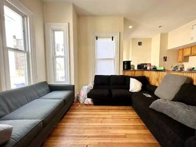 Main picture of 16 Highgate St