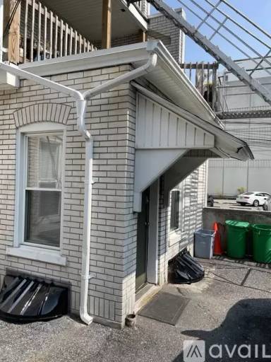Main picture of 922 W Court St