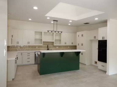 Main picture of 609 N McColl Cir