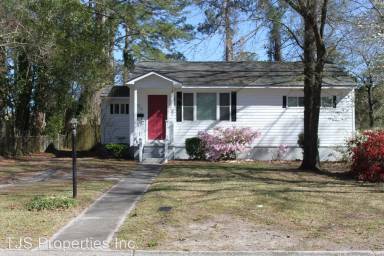 Main picture of 906 Meadows St