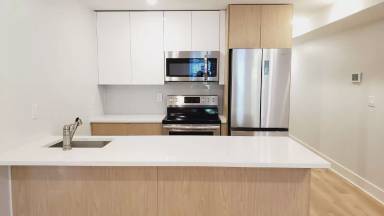 Main picture of 3852 W Girard Ave