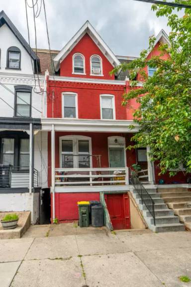 Main picture of 613 W Orange St