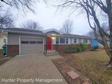 Main picture of 1540 E Crestview St