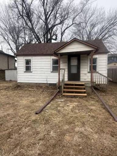 Main picture of 5508 SW 8th St