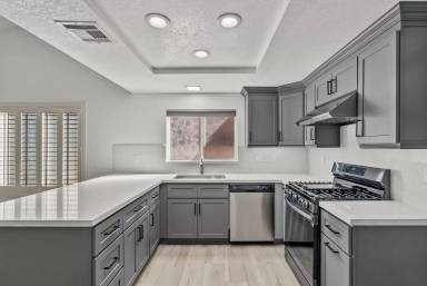 Main picture of 28810 Flowerpark Dr