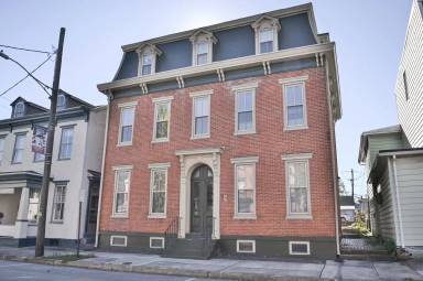 Main picture of 50 E Main St