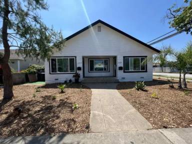 Main picture of 602 S Van Ness Ave