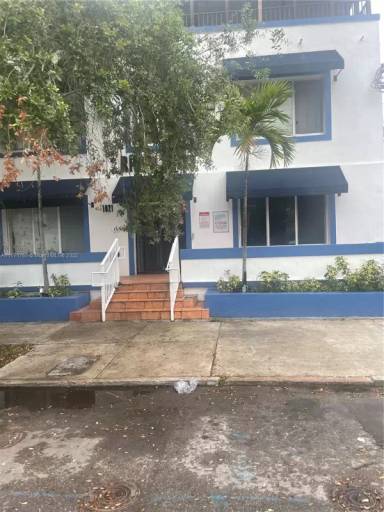 Main picture of 1021 NW 3rd St