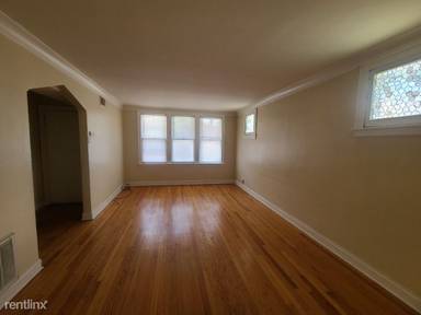 Main picture of 4159 N Narragansett Ave