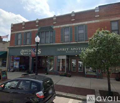 Main picture of 204-684 Broadway Ave