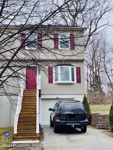 Main picture of 2 Colonial Rd