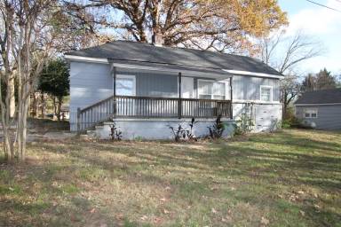 Main picture of 141 Forest Ln