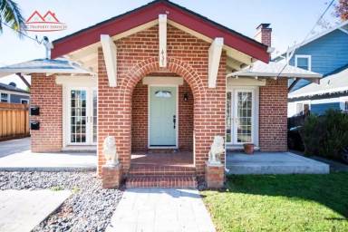 Main picture of 443 Menker Ave