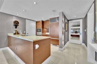 Main picture of Icon Brickell Condos