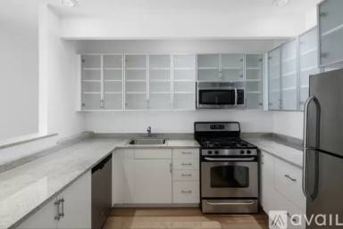 Main picture of 45 Wall St Apartments