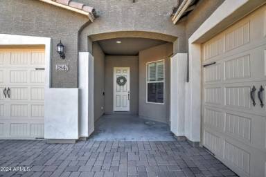 Main picture of 2847 E Odessa St