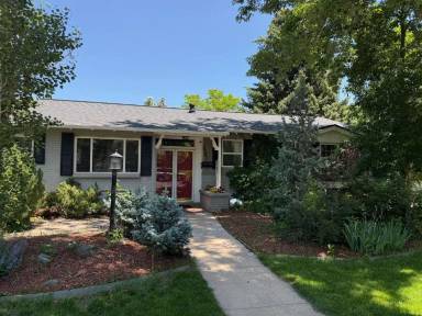 Main picture of 2261 W Briarwood Ave