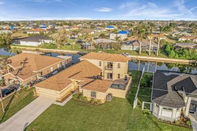 Main picture of 205 SE 4th Pl