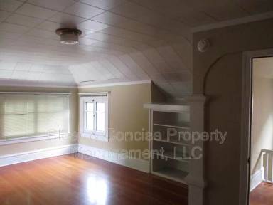 Main picture of 1392 Willamette St