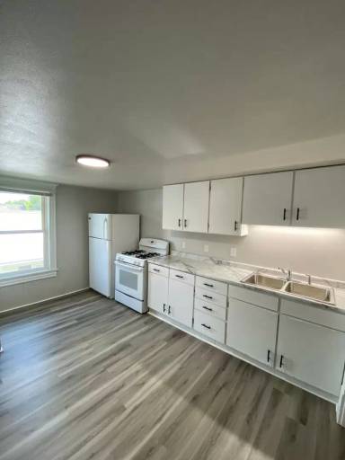 Main picture of 801 Dove St